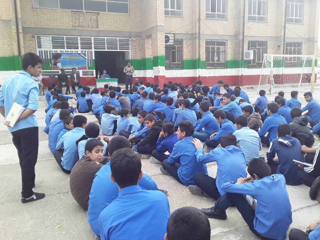 ویژه برنامه طرح شهید بهنام محمدی به مناسبت هفته بسیج دانش آموزی در مدرسه شهدای فرهنگی شهر لیکک برگزار گردید + عکس