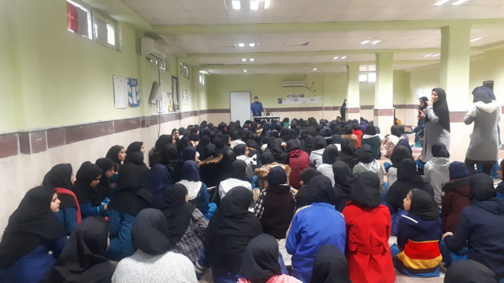 به همت مربیان طرح شهید بهنام محمدی در مدرسه حضرت رقیه شهر لیکک نشست مشاوره تحصیلی برگزار شد + عکس