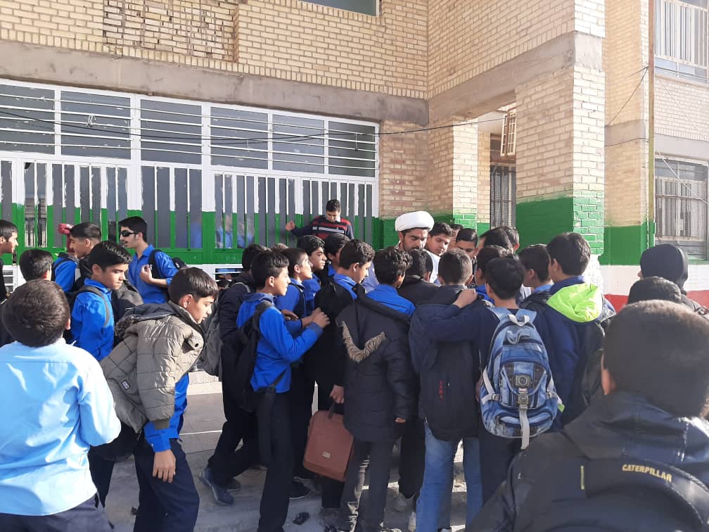 مسابقه نجات تخم مرغ در مدرسه شهدای فرهنگی مجری طرح شهید بهنام محمدی شهرستان بهمئی برگزار شد + عکس