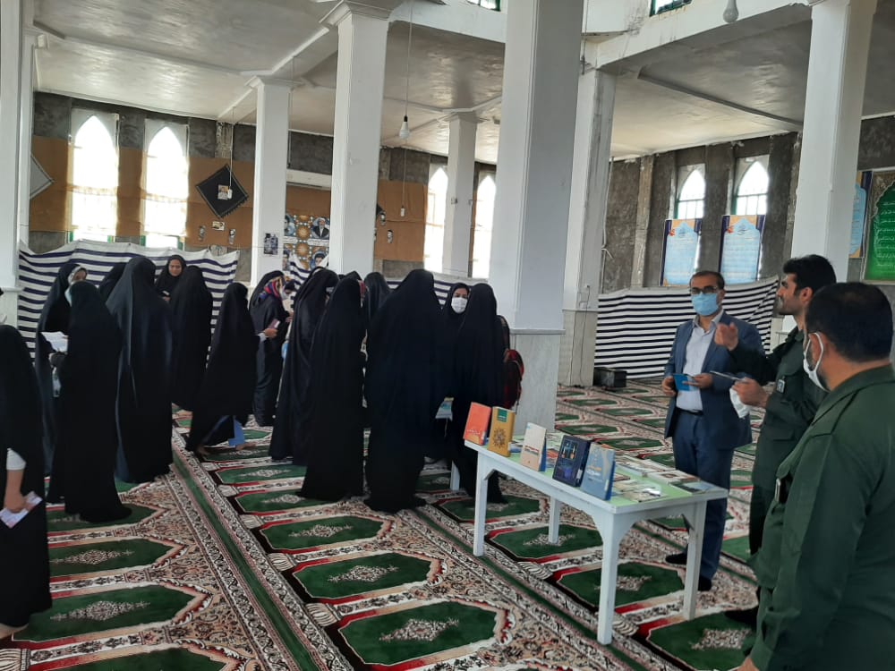برگزاری نمایشگاه کتاب به مناسبت هفته عفاف و حجاب ویژه دانش آموزان طرح شهید بهنام محمدی شهرستان بهمئی