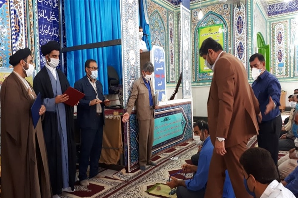 درنماز جمعه از خیرین ویاوران برنامه های فرهنگی و مذهبی شهرستان بهمئی تجلیل شد