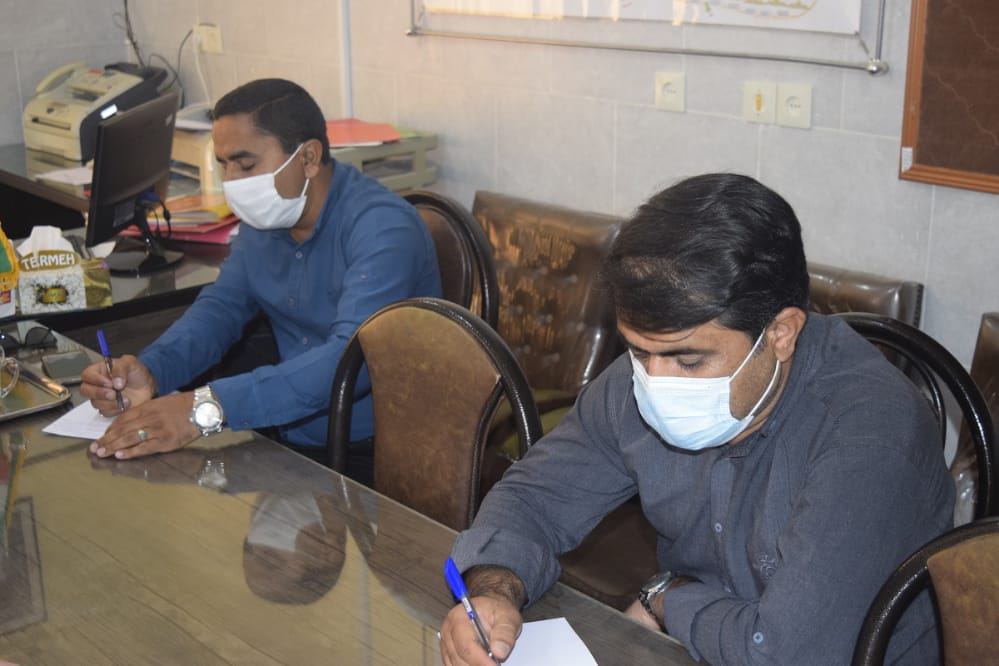 نشست خبری مدیر شبکه بهداشت و درمان شهرستان بهمئی با خبرنگاران و اصحاب رسانه این شهرستان + عکس