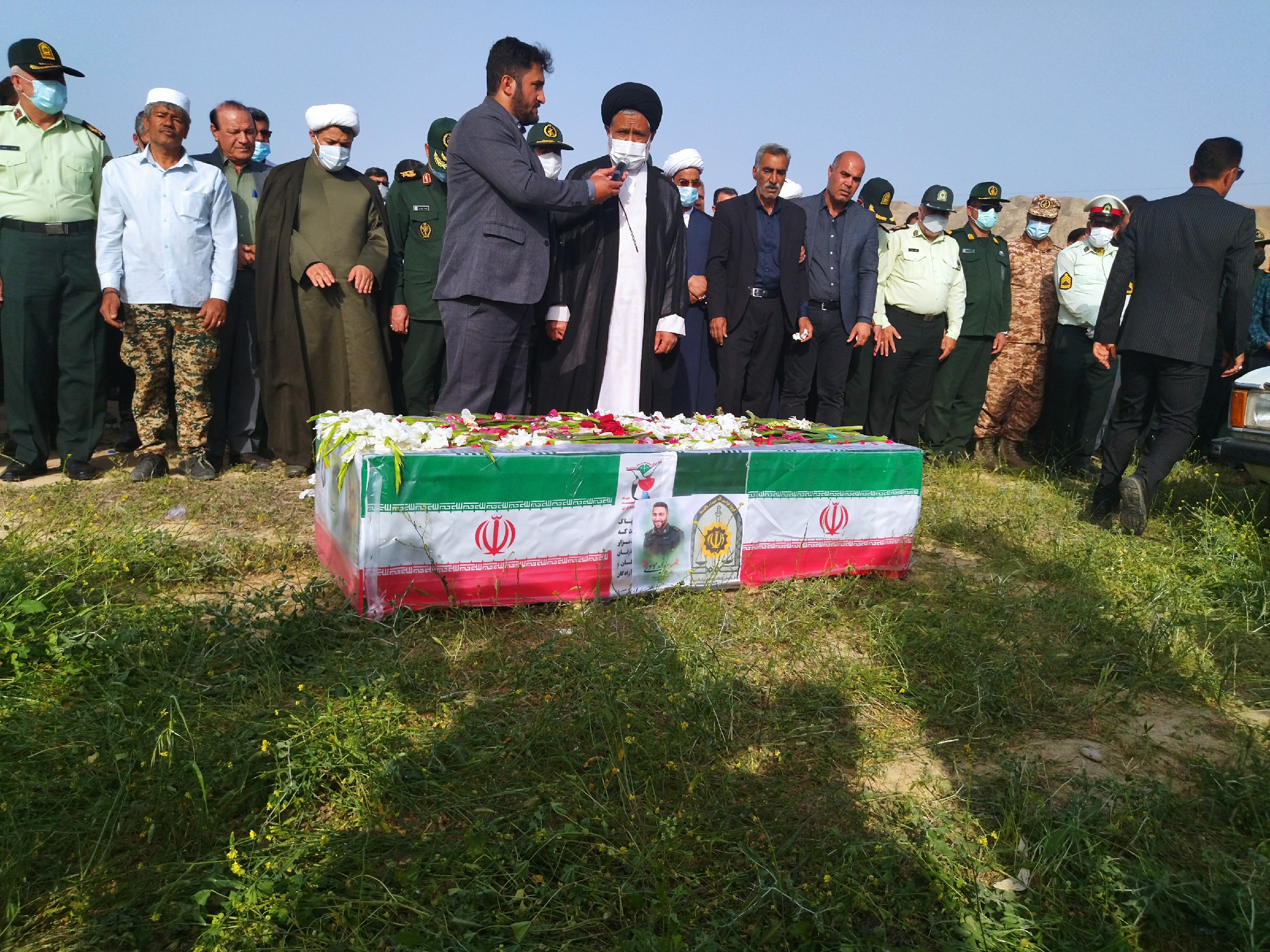 گزارش تصویری از مراسم تشییع و تدفین پیکر شهید سید نوید موسوی در روستای خیرآباد گچساران