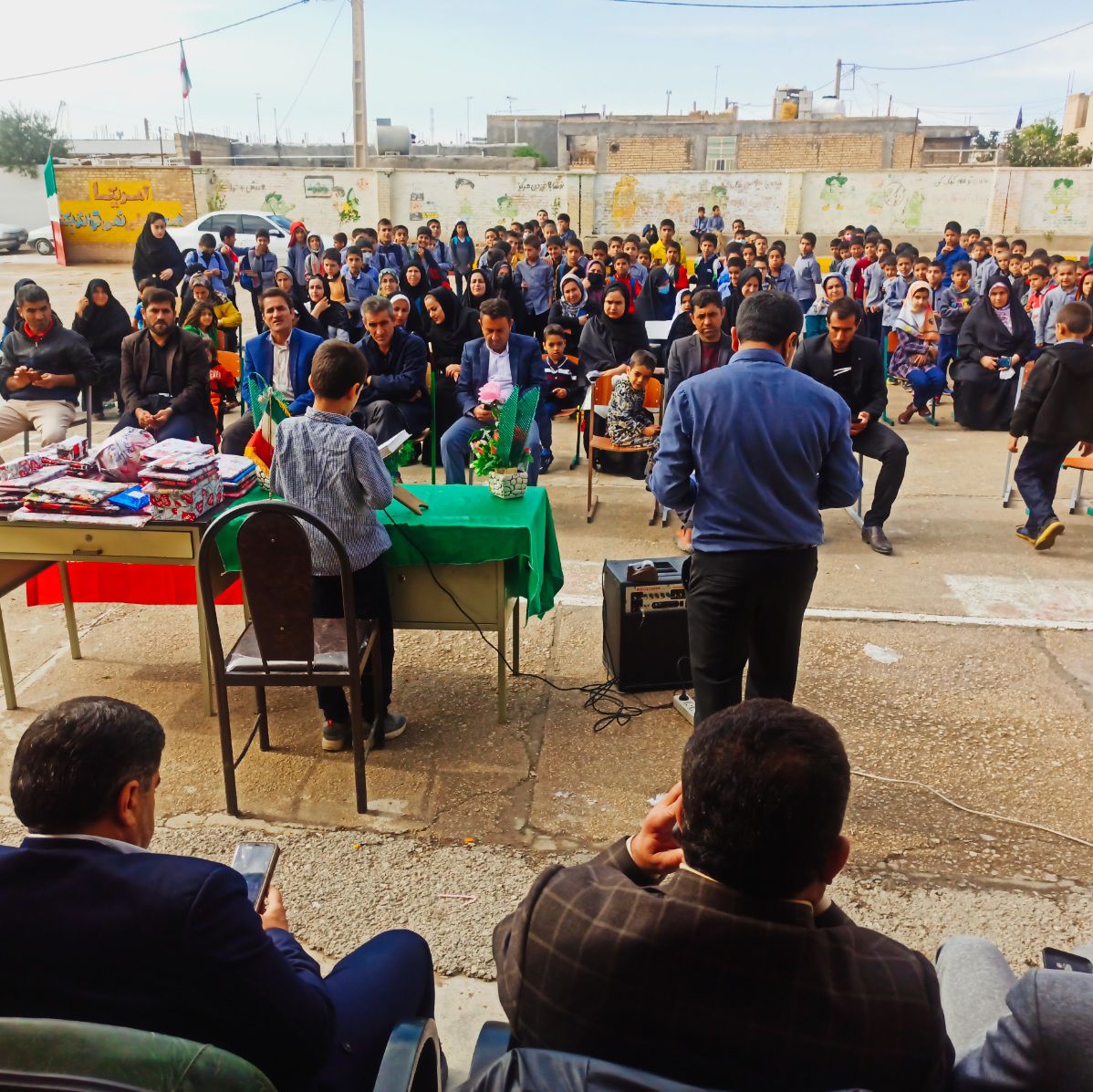 مراسم تجلیل از دانش آموزان برتر ماه های مهر و آبان مدرسه شهید آوینی برگزار گردید + جزئیات و عکس 