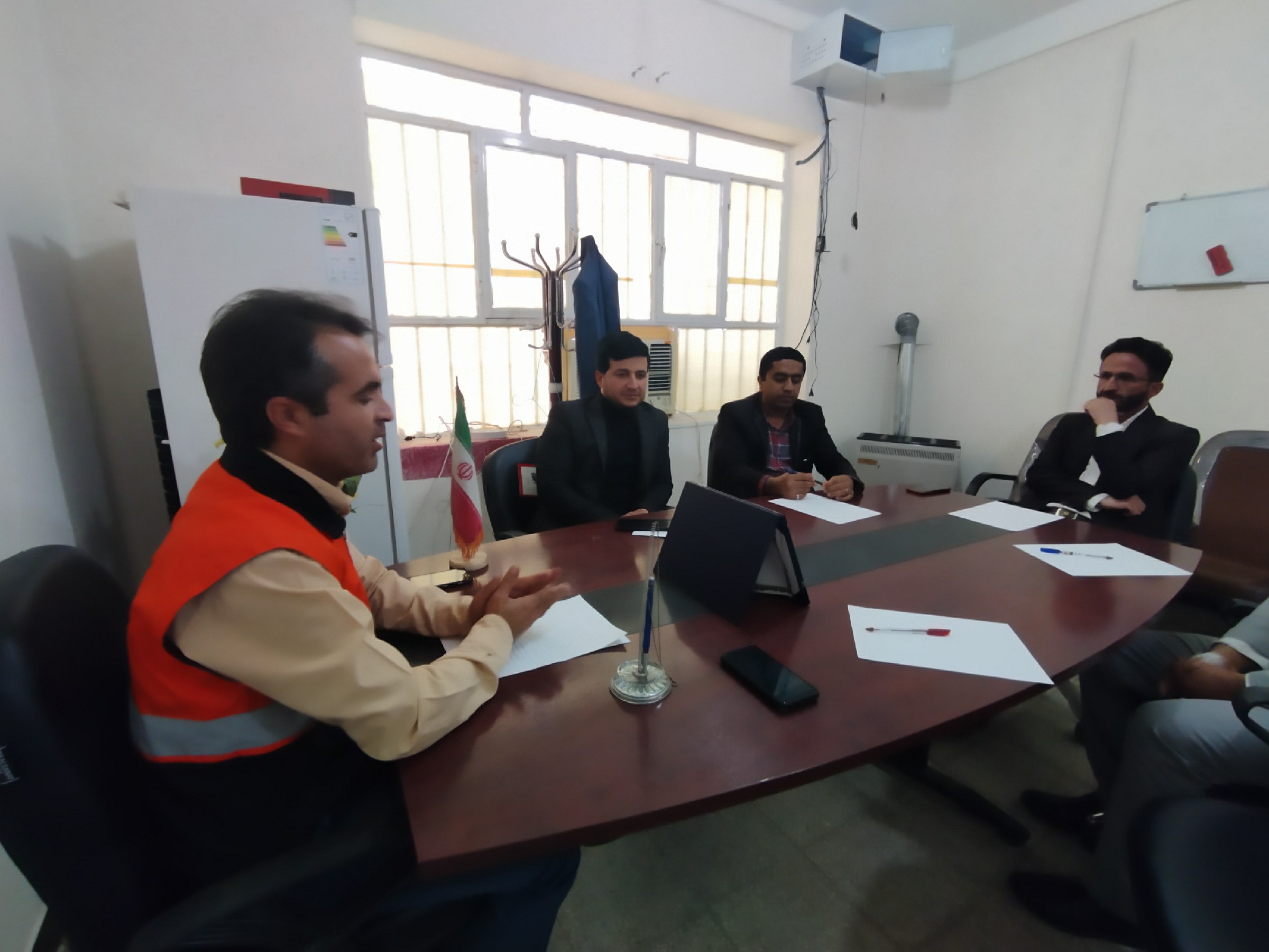نشست خبری رئیس اداره راهداری و حمل و نقل جاده‌ای شهرستان بهمئی با خبرنگاران این شهرستان برگزار گردید + جزئیات 