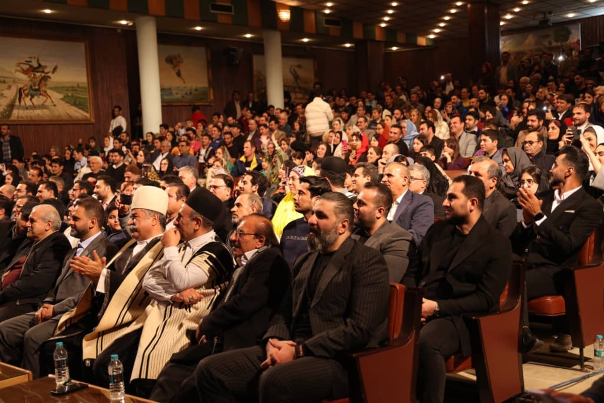 ششمین جشنواره فرهنگی هنری بلوط با حضور چهره های ملی  در دانشگاه تهران