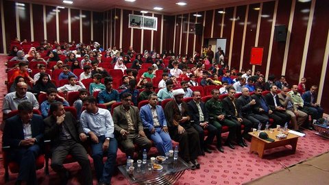 اختتامیه شهرستانی جشنواره کتابخوانی رضوی در شهرستان بهمئی با حضور جمعی از مسئولین و مردم برگزار گردید + عکس
