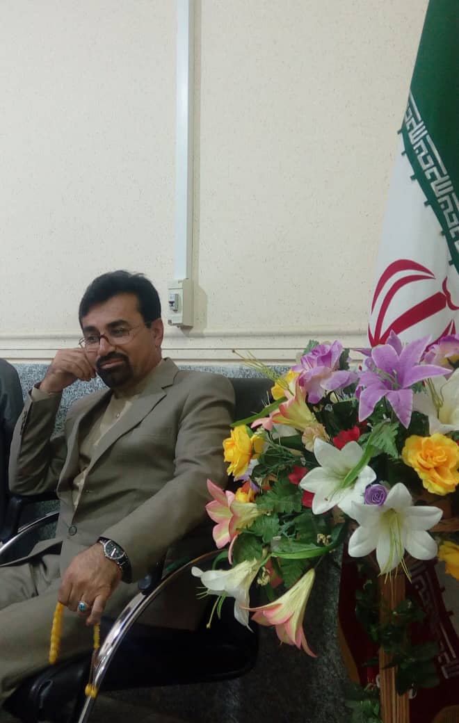 لحظاتی پیش مجید باقریان با رفتن به فرمانداری کهگیلویه رسما کاندیداتوری خود در انتخابات مجلس شورای اسلامی را اعلام کرد